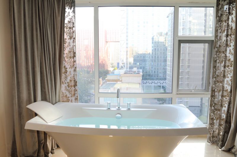 Custom-Fitted Bathtubs